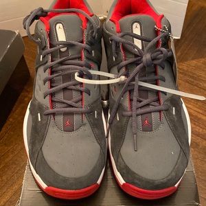 Jordan S.U. TRAINER Size 14